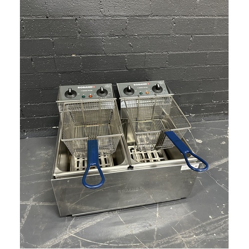 Pre-Owned Roband F28 - 2 x 8 Litre Electric Bench Top Fryer (2 x 15 Amp) - PO-1502