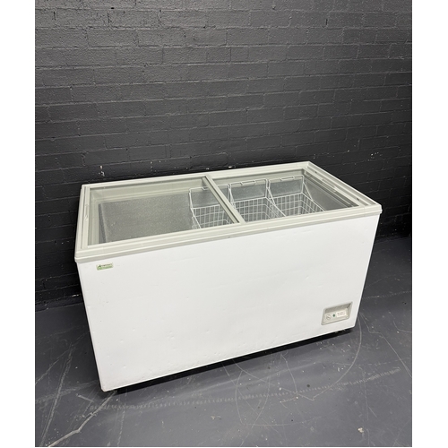 Pre-Owned Thermaster WD-400F - Sliding Glass Top Chest Freezer 1400mm - PO-1798