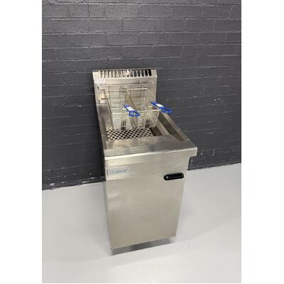 Pre-Owned Waldorf FN8120G - Single Pan Gas Fryer - Nat Gas