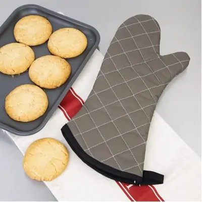 Vogue Flame Retardant Oven Mitt Tan 430mm - CL583