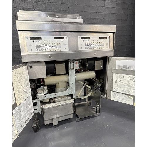 Pre-Owned Frymaster 2FQE30U - Filterquick 2 x 15 Litre Gas Fryer with Auto Filtration - PO-1766