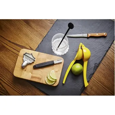 Vogue Rectangular Wooden Chopping Board Small 230x150x25mm - C461