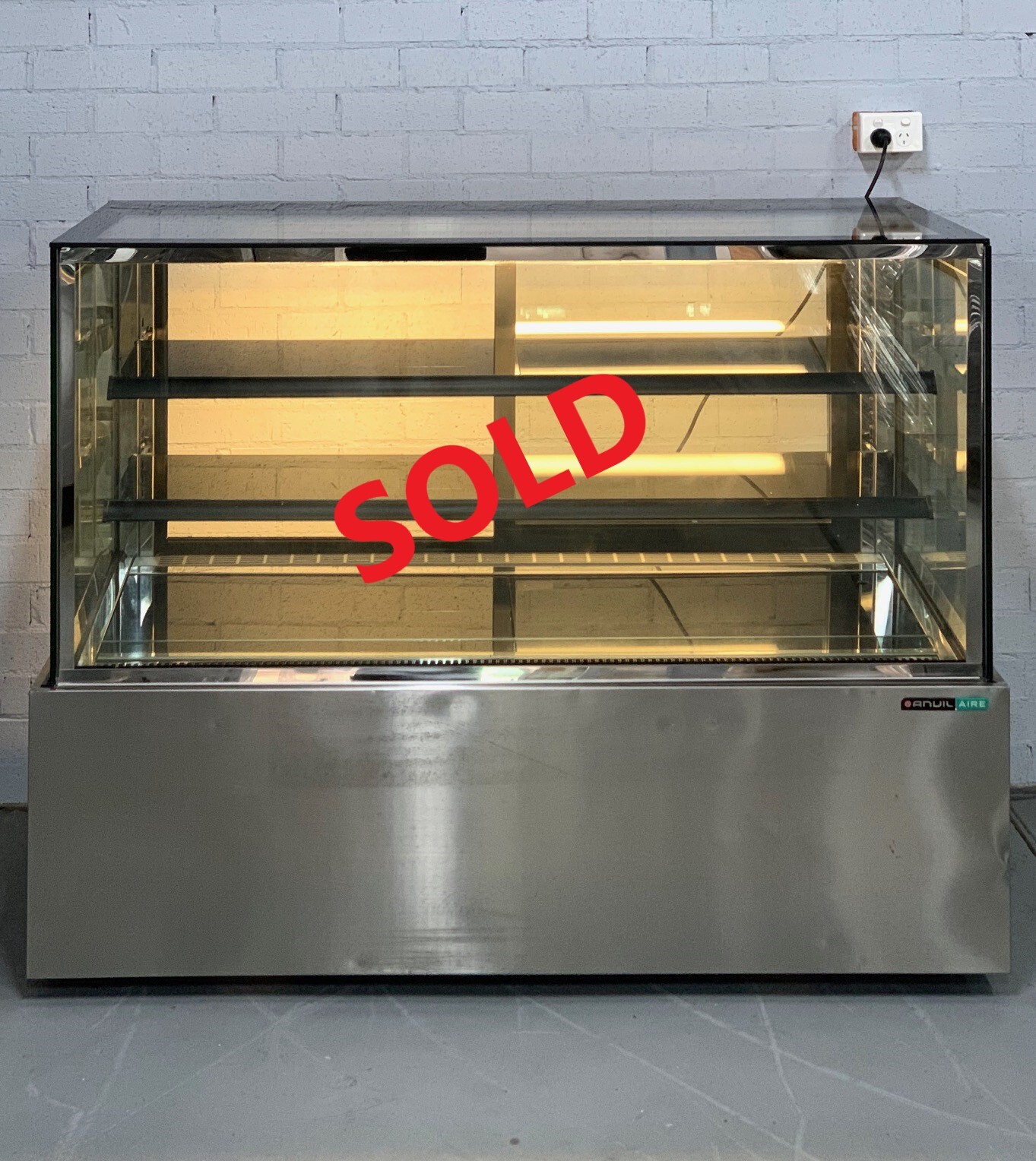 PreOwned Anvil DSV0750 Square Glass Cake Display 1500mm