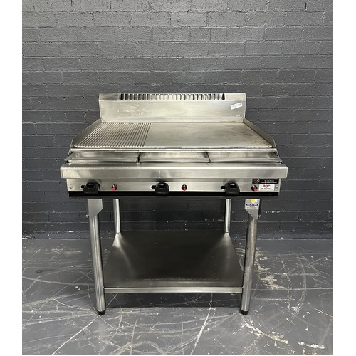 Pre-Owned Waldorf RN-8609G-LS - 900mm Griddle with 300mm Ribbed on Leg Stand - PO-1509
