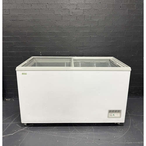 Pre-Owned Thermaster WD-400F - Sliding Glass Top Chest Freezer 1400mm - PO-1798