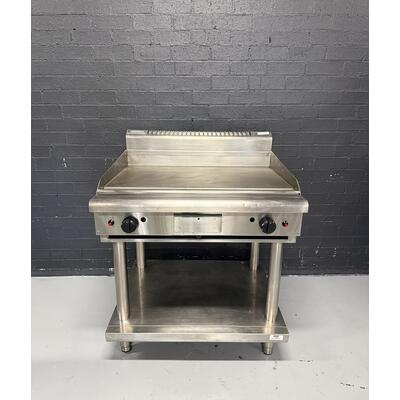 Pre-Owned Waldorf GP8900G-LS - 900mm Gas Griddle on Leg Stand - PO-1974