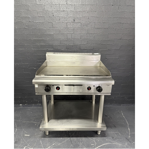 Pre-Owned Waldorf GP8900G-LS - 900mm Gas Griddle on Stand