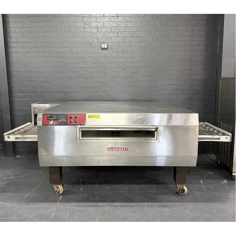 Pre-Owned Blodgett MT3270 - 32 inch Gas Conveyor Pizza Oven