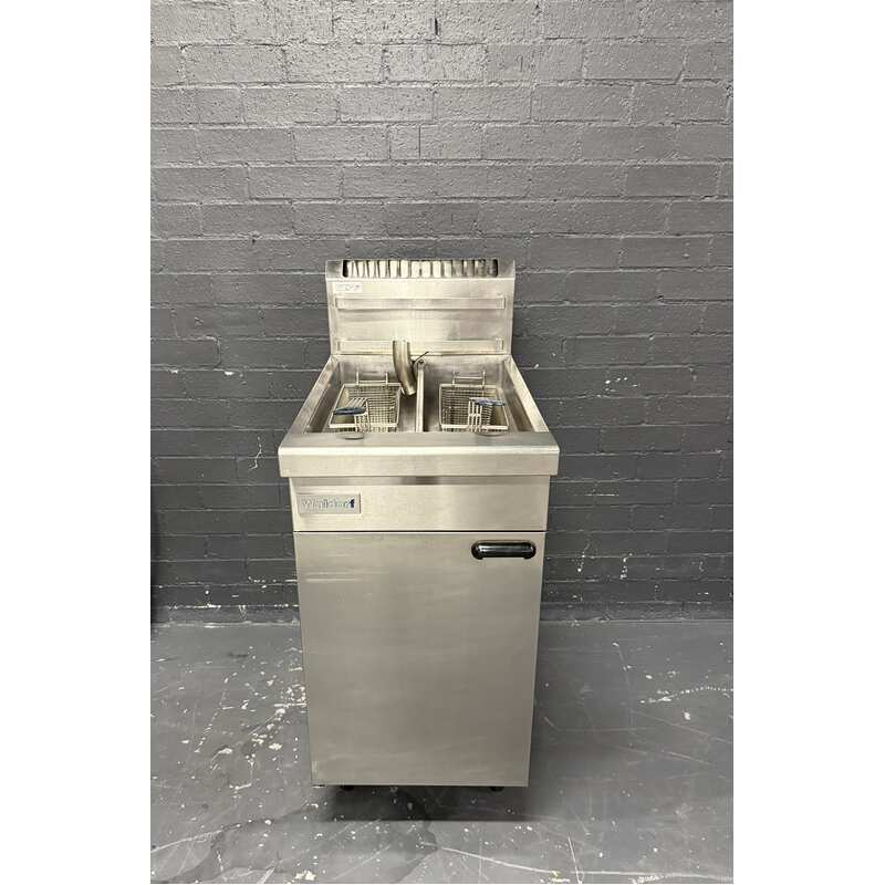 Pre-Owned Waldorf FN8226G - Twin Pan Gas Fryer - Nat Gas