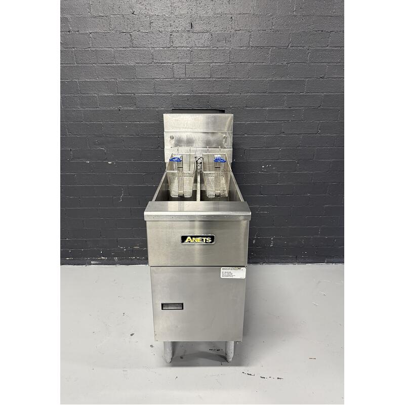 Pre-Owned Anets AGG14T - Split Tank Gas Fryer
