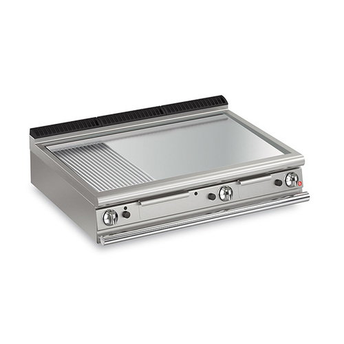 Baron Q70FTT-G1225 - 3 Burner Gas Fry Top With 2/3 Smooth 1/3 Ribbed Chrome Plate 